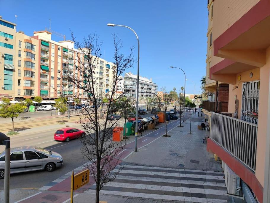 Piso Cerca Universidades Y Playa Valencia Exterior photo
